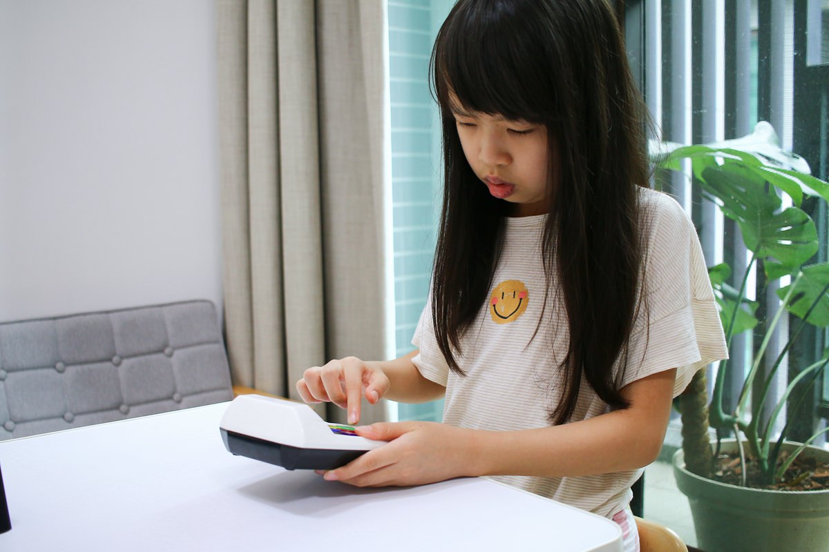 HANAYAMA 超好玩的益智桌遊遊戲，讓孩子在遊戲中培養邏輯思考與推理、分析能力