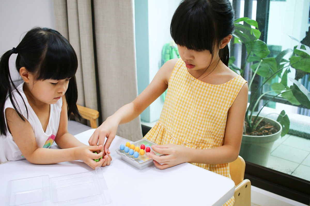 HANAYAMA 超好玩的益智桌遊遊戲，讓孩子在遊戲中培養邏輯思考與推理、分析能力