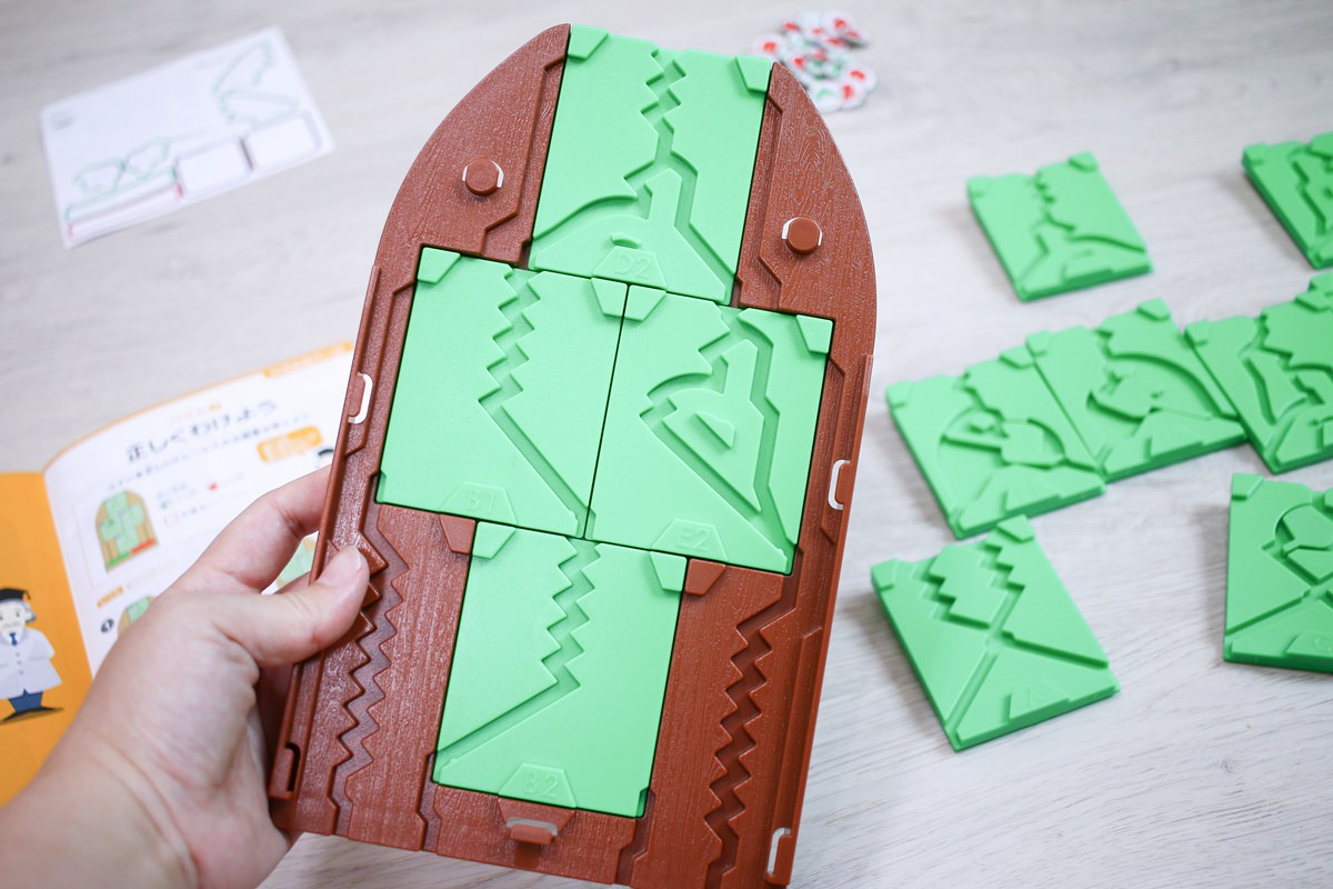 HANAYAMA 超好玩的益智桌遊遊戲，讓孩子在遊戲中培養邏輯思考與推理、分析能力