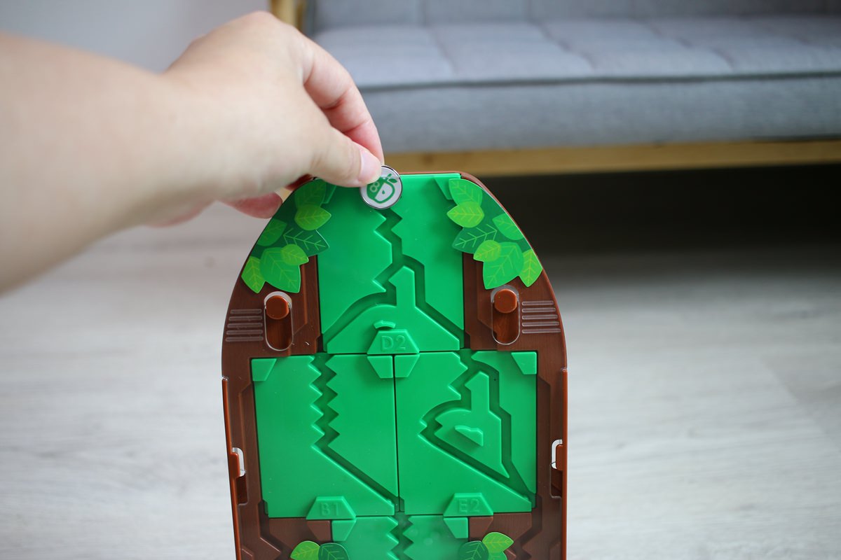 HANAYAMA 超好玩的益智桌遊遊戲，讓孩子在遊戲中培養邏輯思考與推理、分析能力