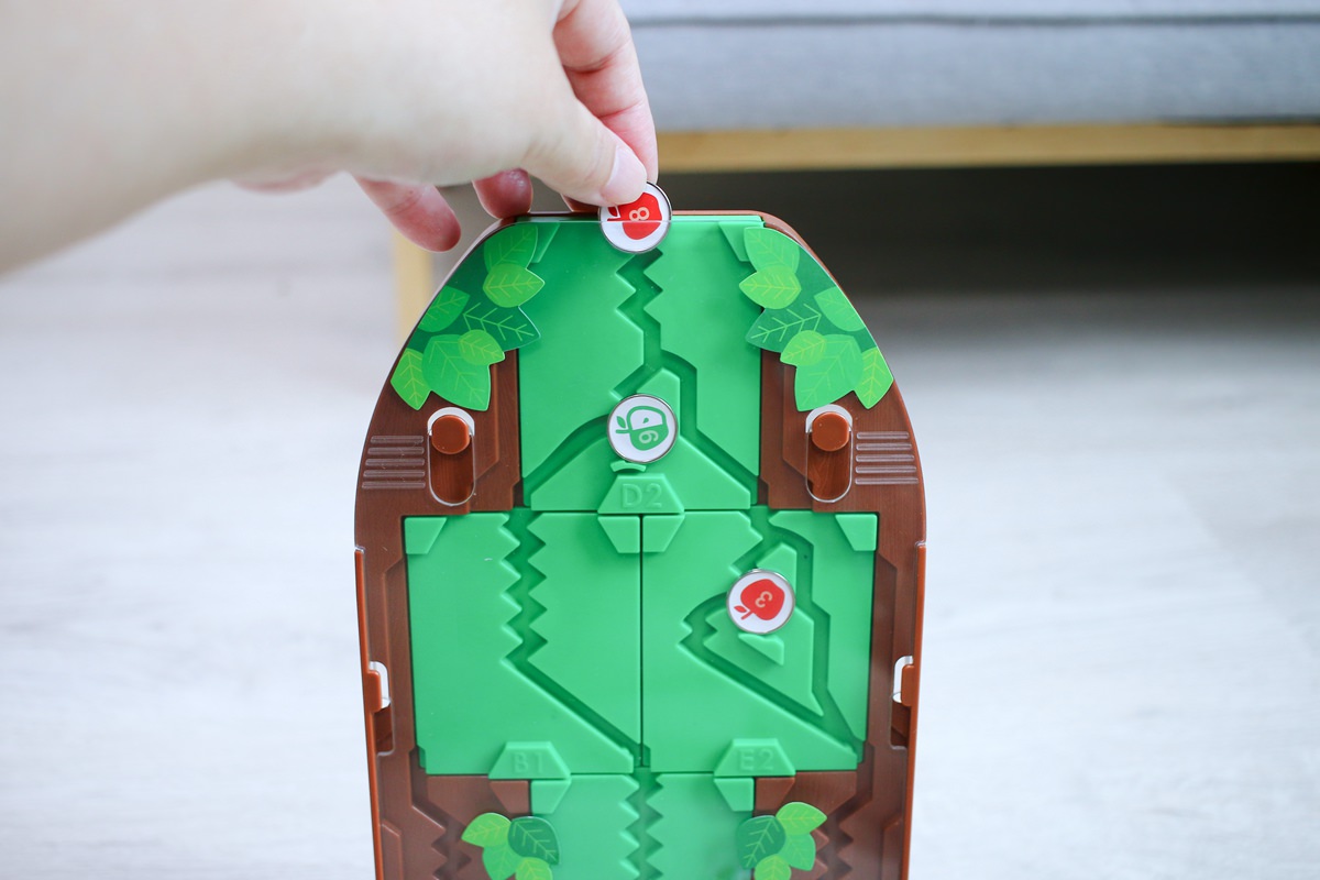 HANAYAMA 超好玩的益智桌遊遊戲，讓孩子在遊戲中培養邏輯思考與推理、分析能力