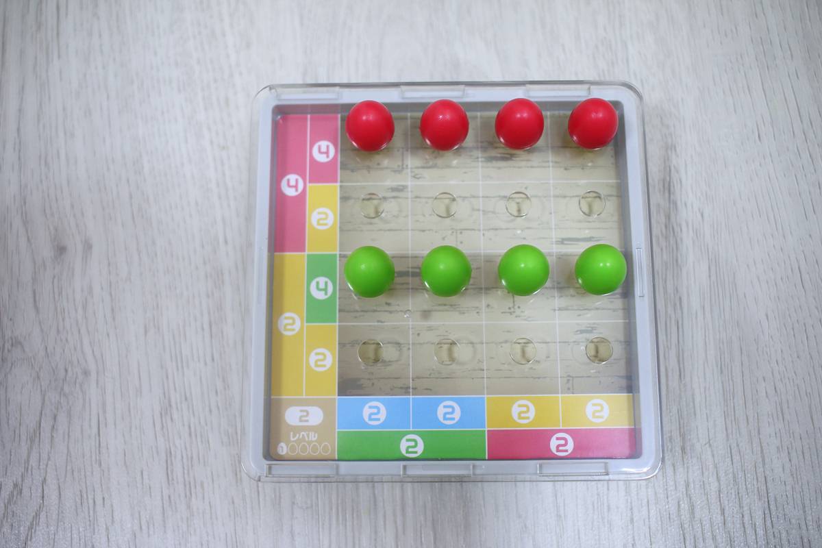 HANAYAMA 超好玩的益智桌遊遊戲，讓孩子在遊戲中培養邏輯思考與推理、分析能力