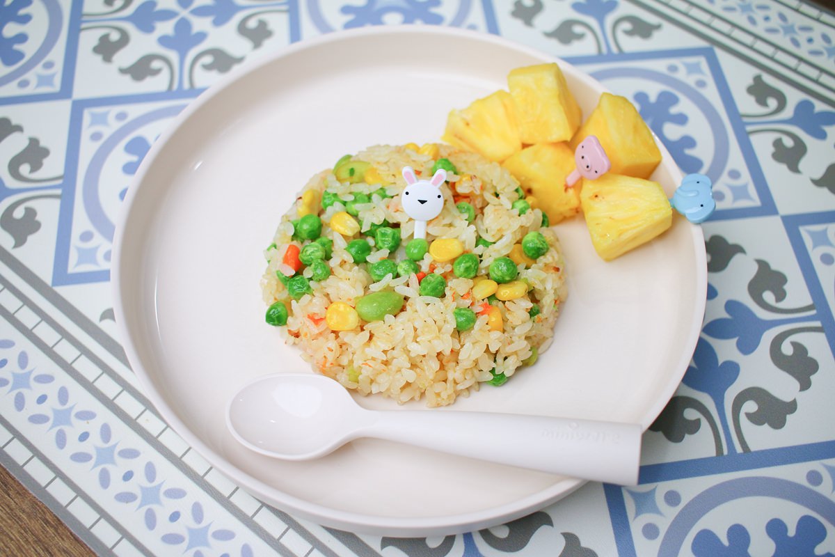 【兒童餐具推薦】Miniware小食客六入組  矽膠吸盤吸力強，使用期長，從6個月的BLW時期到孩子5、6歲以上都能使用