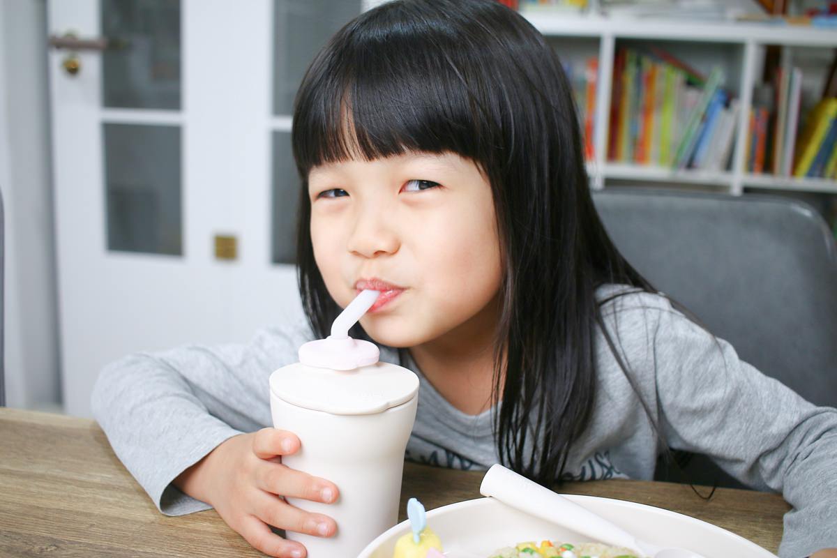 【兒童餐具推薦】Miniware小食客六入組  矽膠吸盤吸力強，使用期長，從6個月的BLW時期到孩子5、6歲以上都能使用