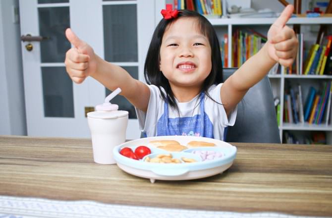 【兒童餐具推薦】Miniware小食客六入組  矽膠吸盤吸力強，使用期長，從6個月的BLW時期到孩子5、6歲以上都能使用